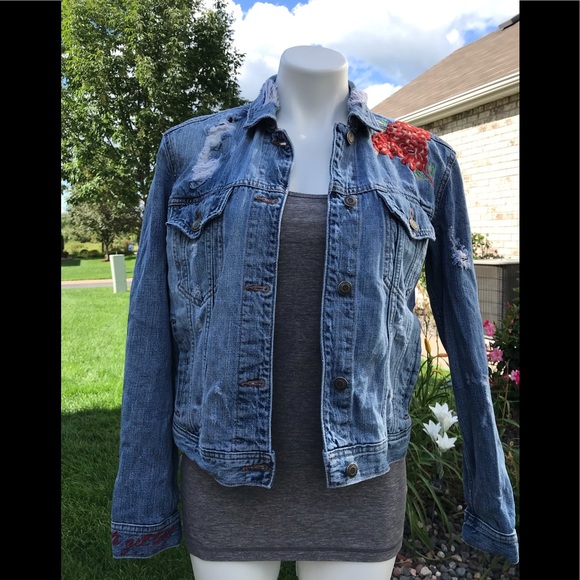 American Eagle Outfitters Jackets & Blazers - 🌸🌈🍀 American Eagle distressed denim jacket